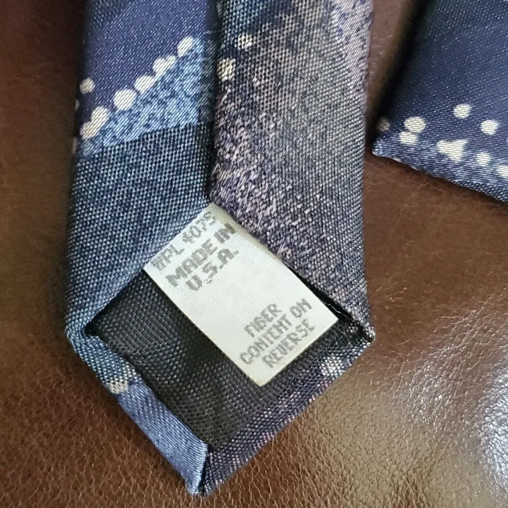 Oscar de la Renta | Retro Tie